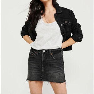 Abercrombie & Fitch Washed Black Raw Hem Denim Jean Mini Skirt Size 32